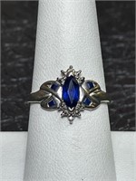 10K WHITE GOLD SAPPHIRE RING