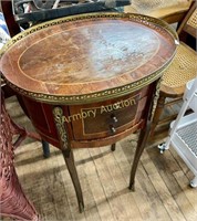 FRENCH INLAY OVAL END TABLE W/ GALLERY