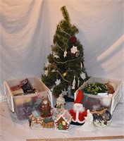 LOT - CHRISTMAS DECORATIONS & TREE