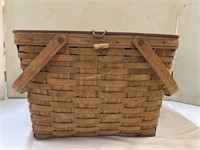Longaberger 1986 Picnic Basket - see pictures for