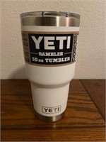 YETI 30 OZ TUMBLER WITH MEGASLIDER LID- WHITE