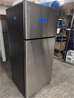 AS IS GE 28-inch Top Freezer Refrigerator  B102