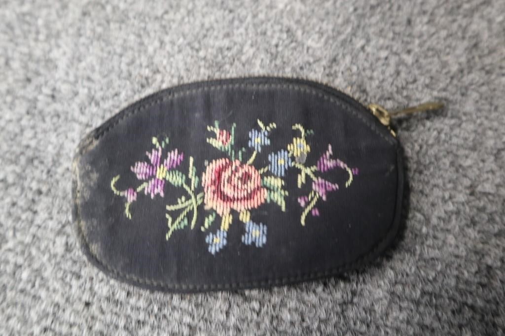 Vintage Peti Point Change Purse