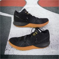 Nike Kyria Flytrap Mens 11.5
