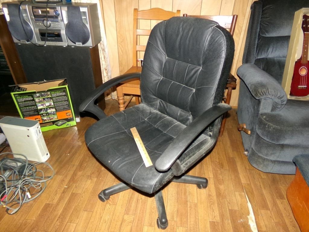 Black Rolling Desk Chair