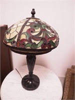 Contemporary metal table lamp with leaded