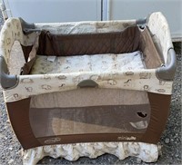 Evenflo Mini Suite Pack N Play/Bassinet-Missing a