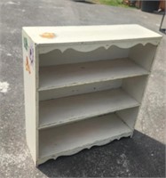 Kids Bookshelf 12D×36.9W×39T. Has Brackets