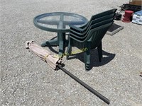 Patio Table/chairs, patio umbrella (R2)