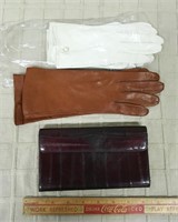 LADIES WALLET AND GLOVES