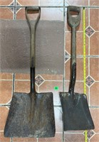 Vtg Wooden Handle Square Tip Shovels