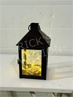 Metal & glass lanter w/ twinkle lights