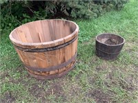 LARGE & SMALL WOOD BANDED BARRELS