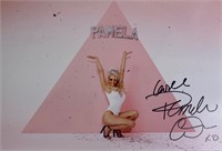 Autograph  
Pamela Anderson Photo