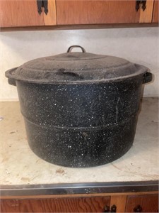 Large enamel canner with wire basket