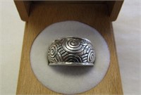 925 Sterling Silver Ring Sz 5.5