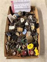 Tray lot of smalls and collectibles