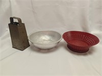 2 Vintage Colanders and Bromwell Grater