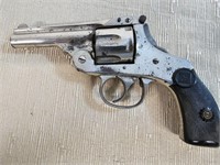 Harrington & Richardson 32 S&W Revolver