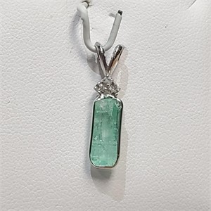 $1400 14K  Colombian Emerald(2ct) Diamond(0.03ct)