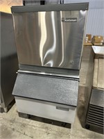 Scotsman CME256AS  250lb Air cooled Ice Machine