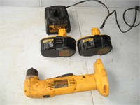 DEWALT 18 V Right Angle Drill 2 Battery 1 Charger