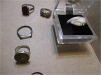 6 misc rings and trinket box