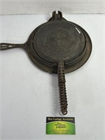 Griswold No. 8 Cast Iron Waffle Maker