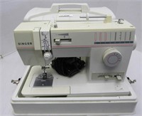 Portable Singer 9005 Stitching Machine
