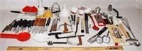 LOT - CUTTLERY AND KITCHEN IMPLEMENTS