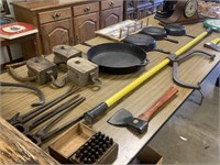 TABLE FULL OF MIX ANTIQUE / CAST PANS / PULLEYS