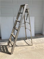 6 ft Aluminum step ladder