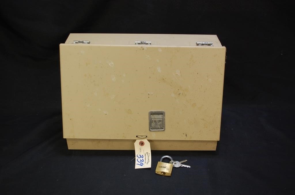 Metal Storage/Lock Box W. Padlock & Keys