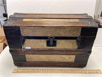 ANTIQUE CAMEL BACK TRUNK