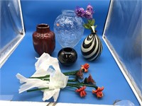 4 Vases & 5 Stems of Glass Flowers/Glass Stems