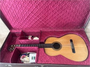 Vintage Vincente Solis Garcia acoustic guitar