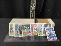 Mixed Lot of Unsearched Vintage Baseball Cards