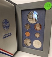 279 - 1985 LIBERTY PRESTIGE COIN SET (173)