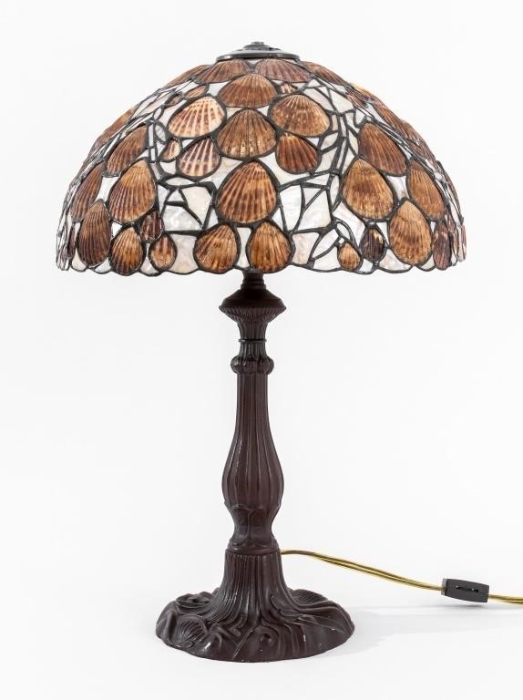 Hoosin Style Seashell & Mother-of-Pearl Table Lamp