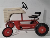 (FF) Vintage Case Pedal Tractor