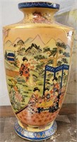 SW - VINTAGE ASIAN PORCELAIN VASE 12"T (K18)