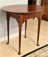 Vintage Queen Anne Style Oval Side Table