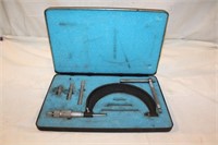 Micrometer Set, Measures to 1", 2" 3 and 4"