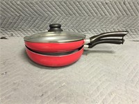 2 Red Pans 1 Lid