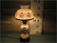 VINTAGE MILKGLASS 3 WAY HURRICANE LAMP