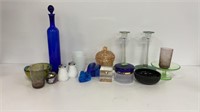 Art glass lot: uranium pedestal dish, candle