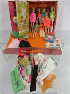 DAWN CASE WITH DOLLS & CLOTHES: