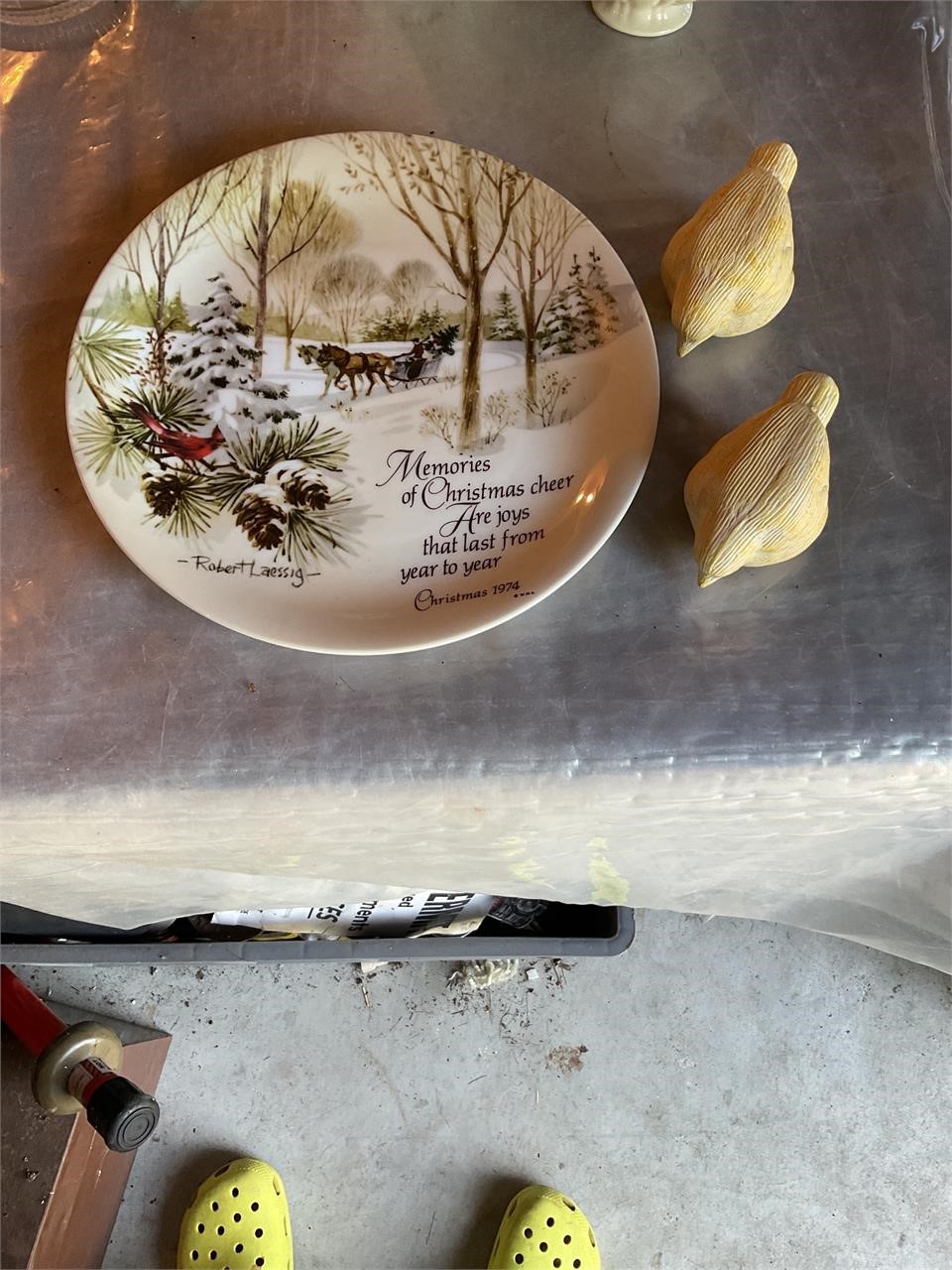 Decorative plate and birds