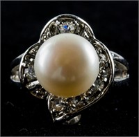 Lady's Large Pearl Ring