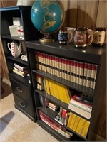 Bookshelves lot of 2 **